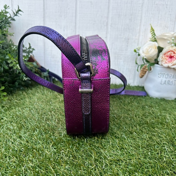 KURT GEIGER LONDON
Kensington Leather Crossbody Color: Multi/ Other